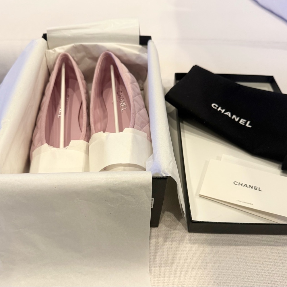 CHANEL Pink Quilted Bow Ballet Flat - Picture 3 of 5